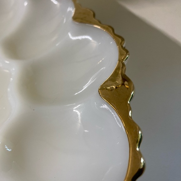 Matched pair of vintage Milkglass serving platters Anchor Hocking - Picture 7 of 8